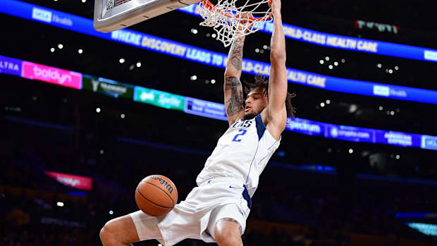 Dereck Lively dunks on the Los Angeles Lakers.